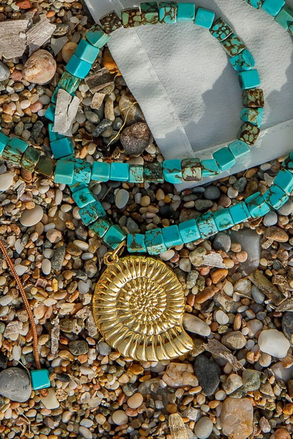gold-plated shell necklace
